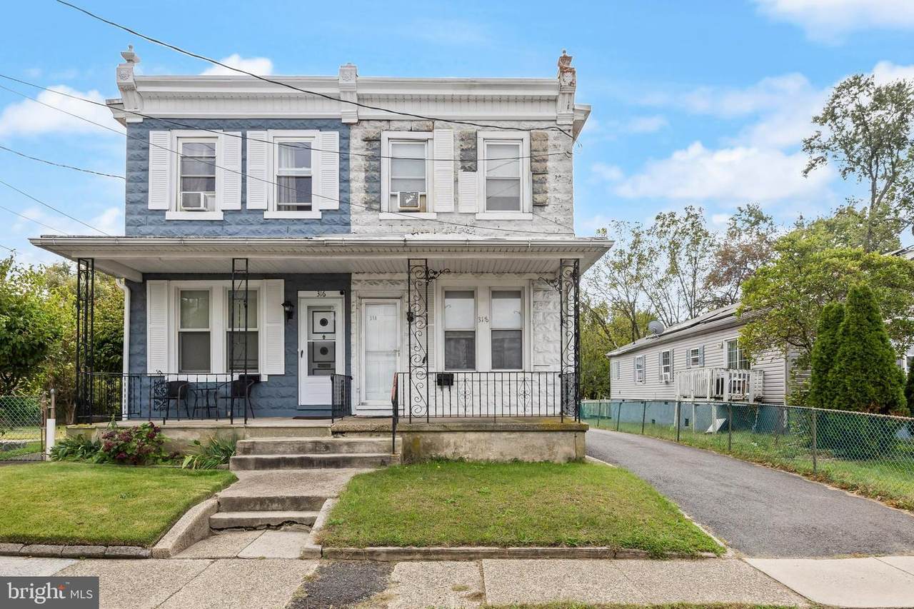 318 Mott Avenue - Photo 1