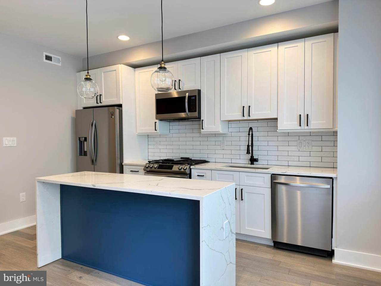 1312 Passyunk Avenue - Photo 1