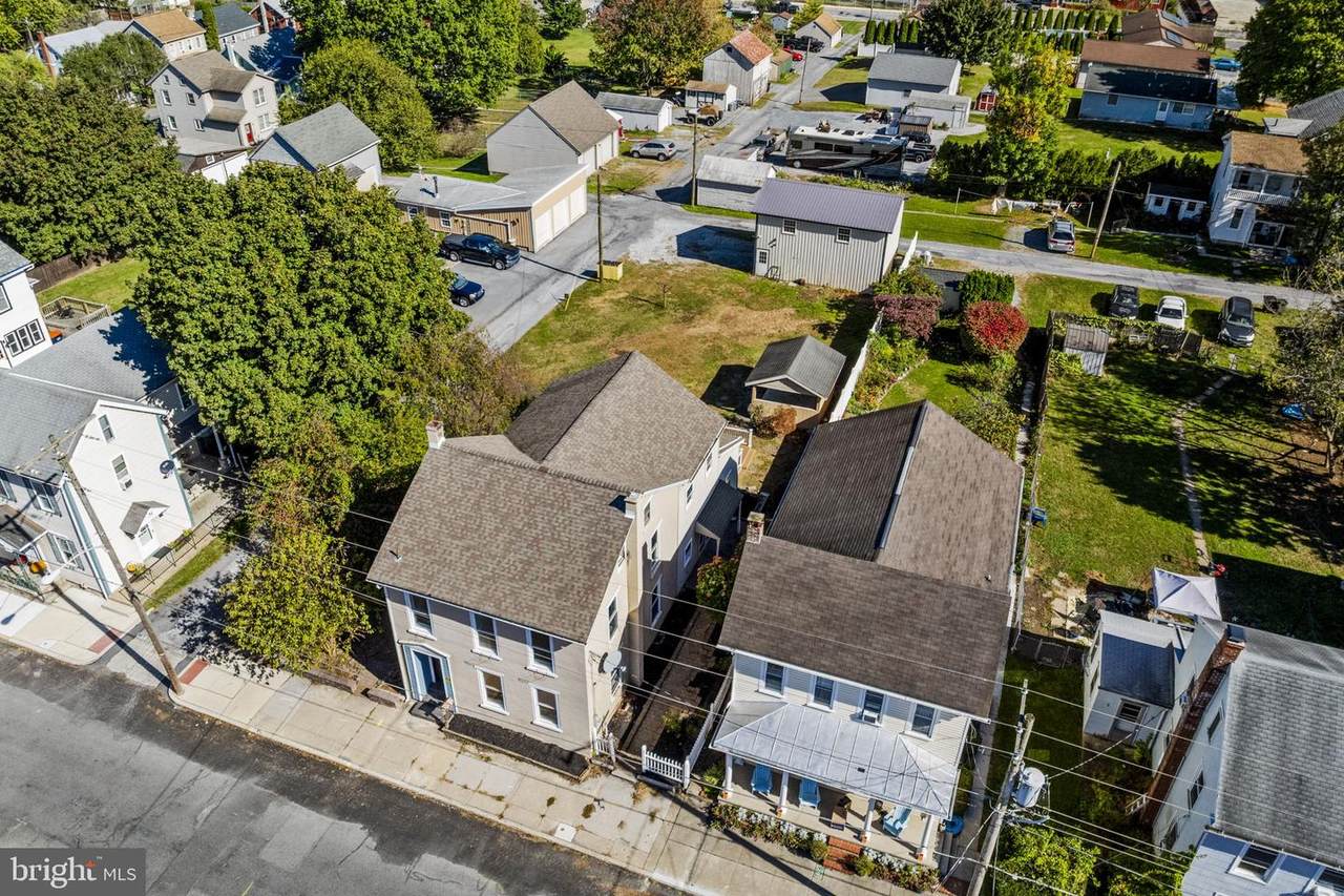 714 Railroad Street - Photo 1