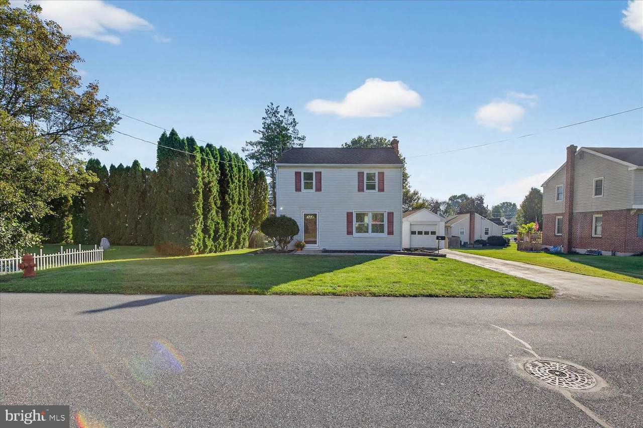 115 Redwood Drive - Photo 1