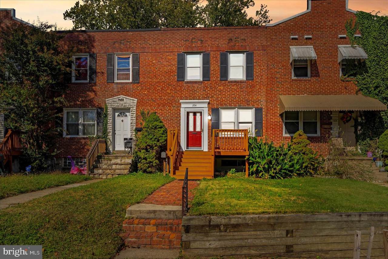 1704 Redwood Avenue - Photo 1