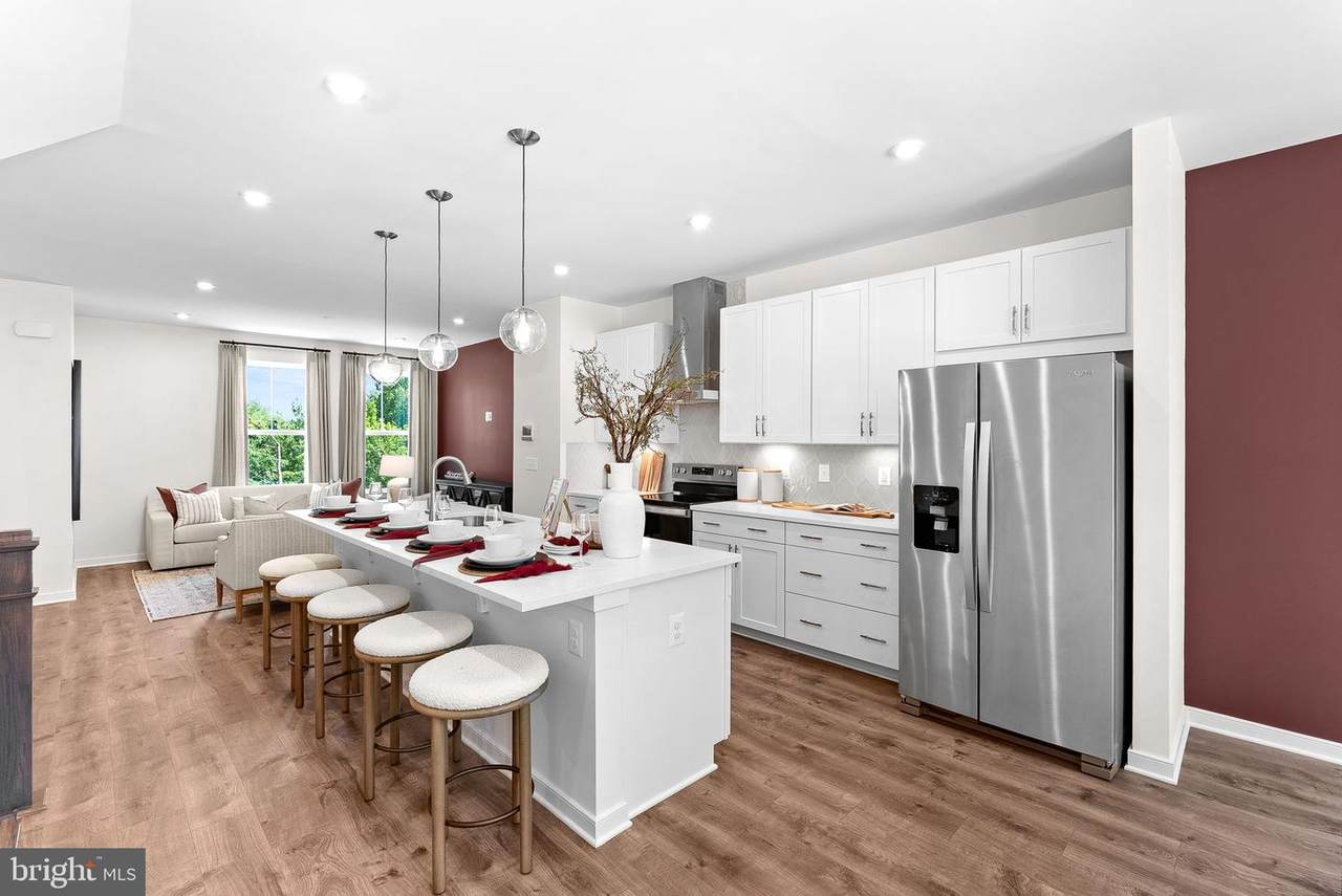 43793 Mystic Maroon Terrace - Photo 1