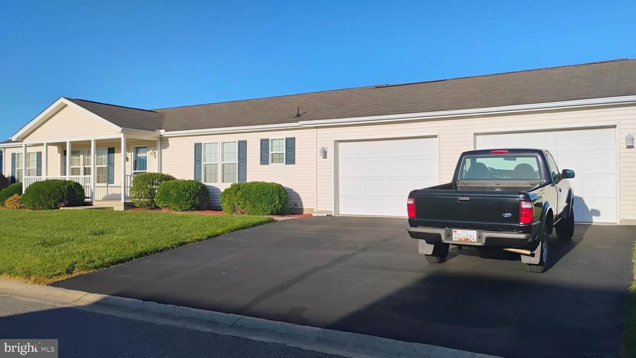 424 Moore Place - Photo 1