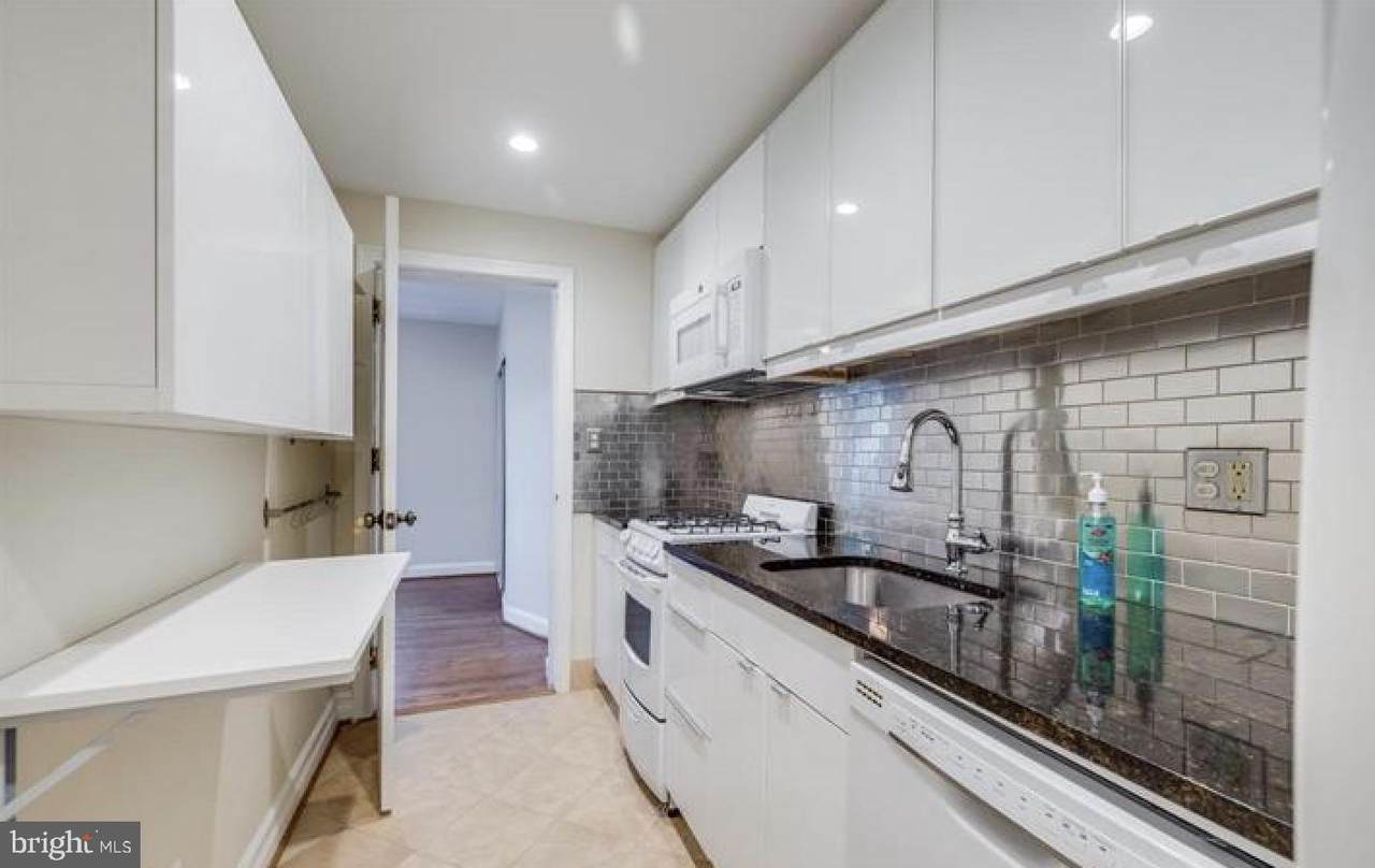 1509 Rhodes Street - Photo 1