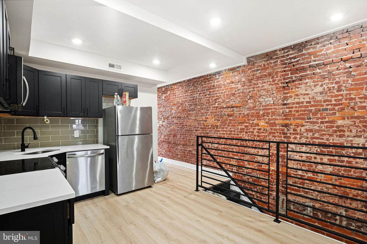 916 Somerset Street - Photo 1