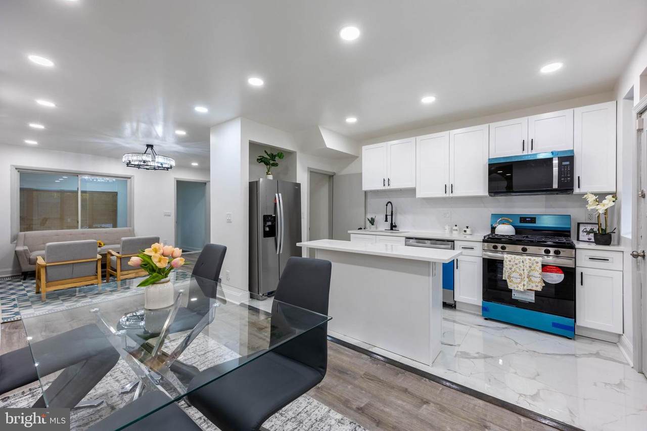 2636 72ND Street - Photo 1