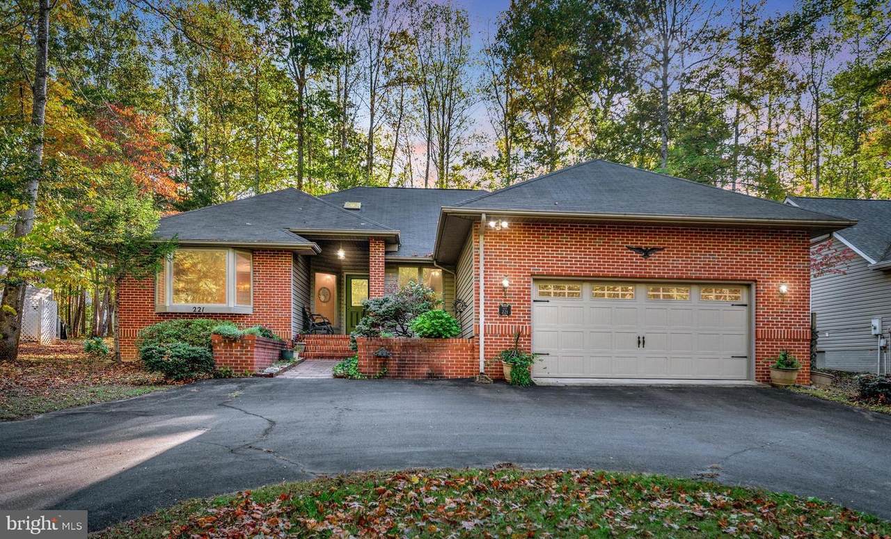 221 Washington Street - Photo 1