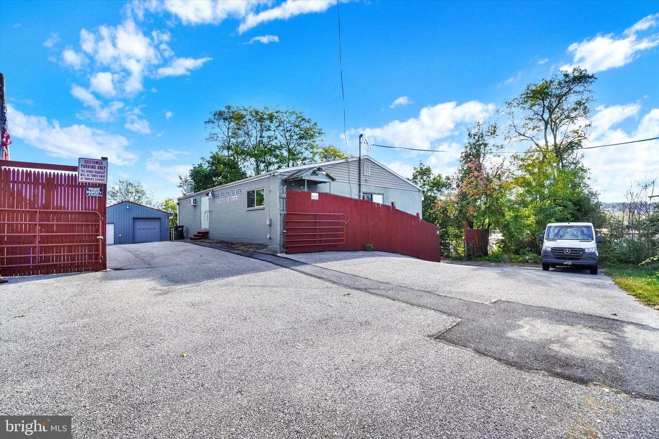 321 Dewey Street - Photo 1