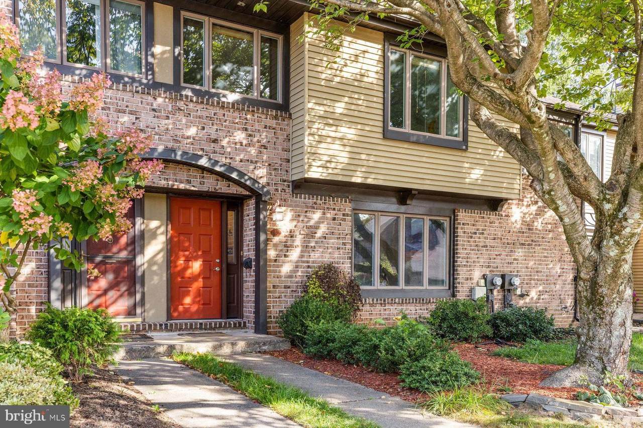 35 Essex Place - Photo 1