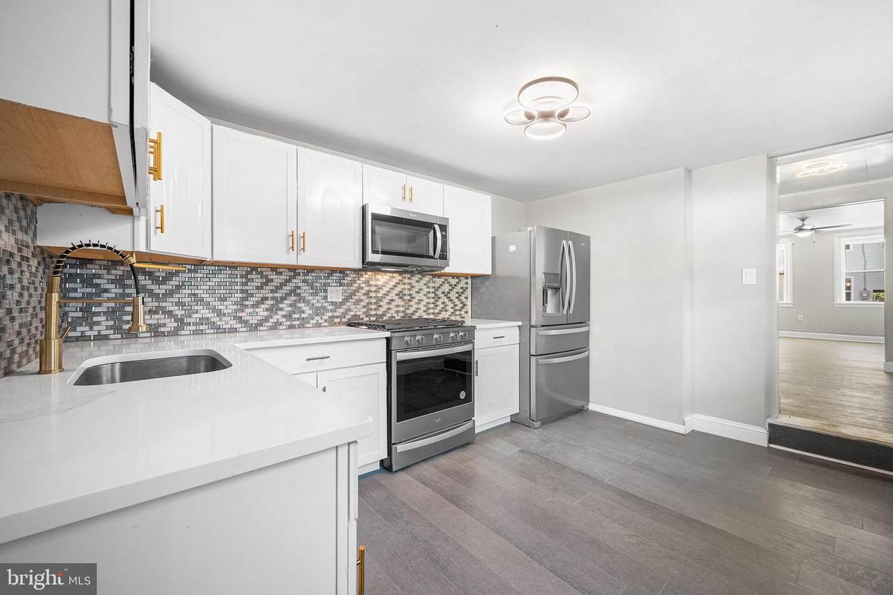 523 York Street - Photo 1