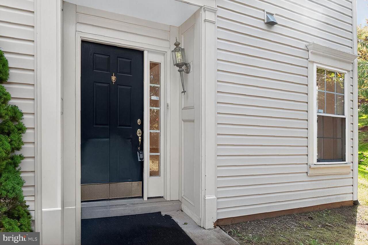 1515 Shields Terrace - Photo 1