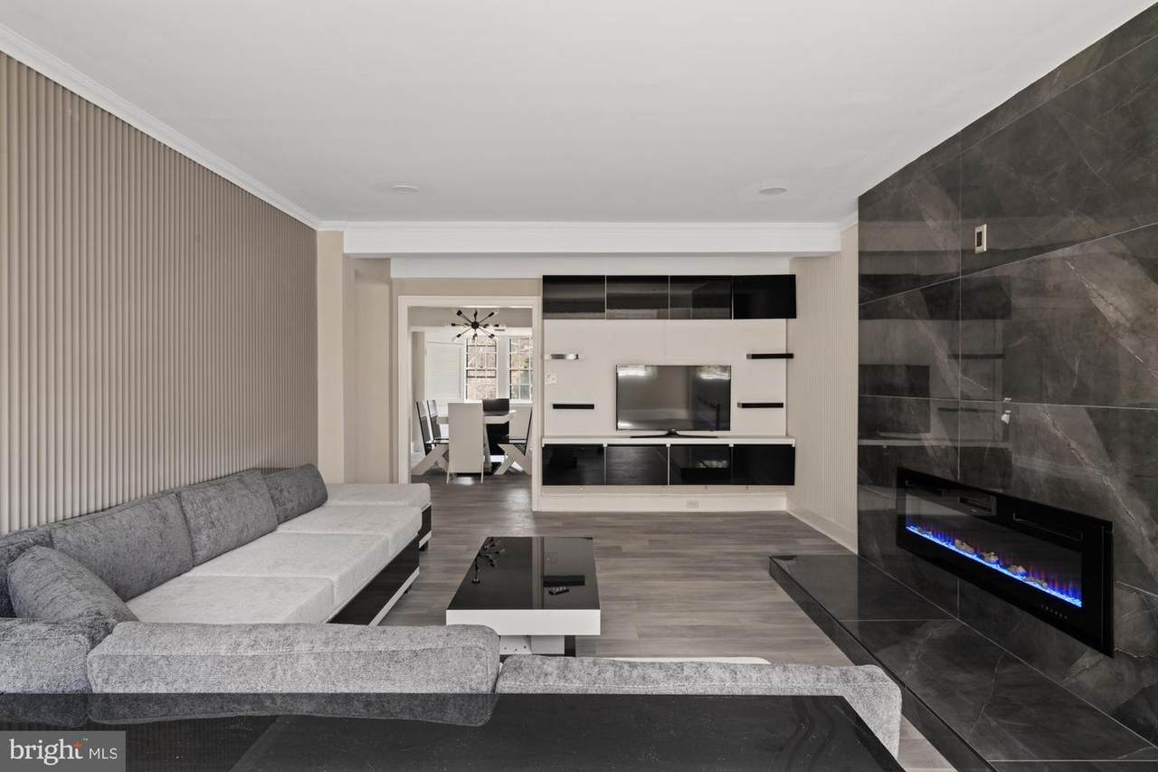 415 City Avenue - Photo 1