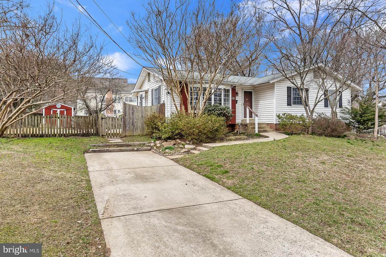 409 Orleans Circle - Photo 1