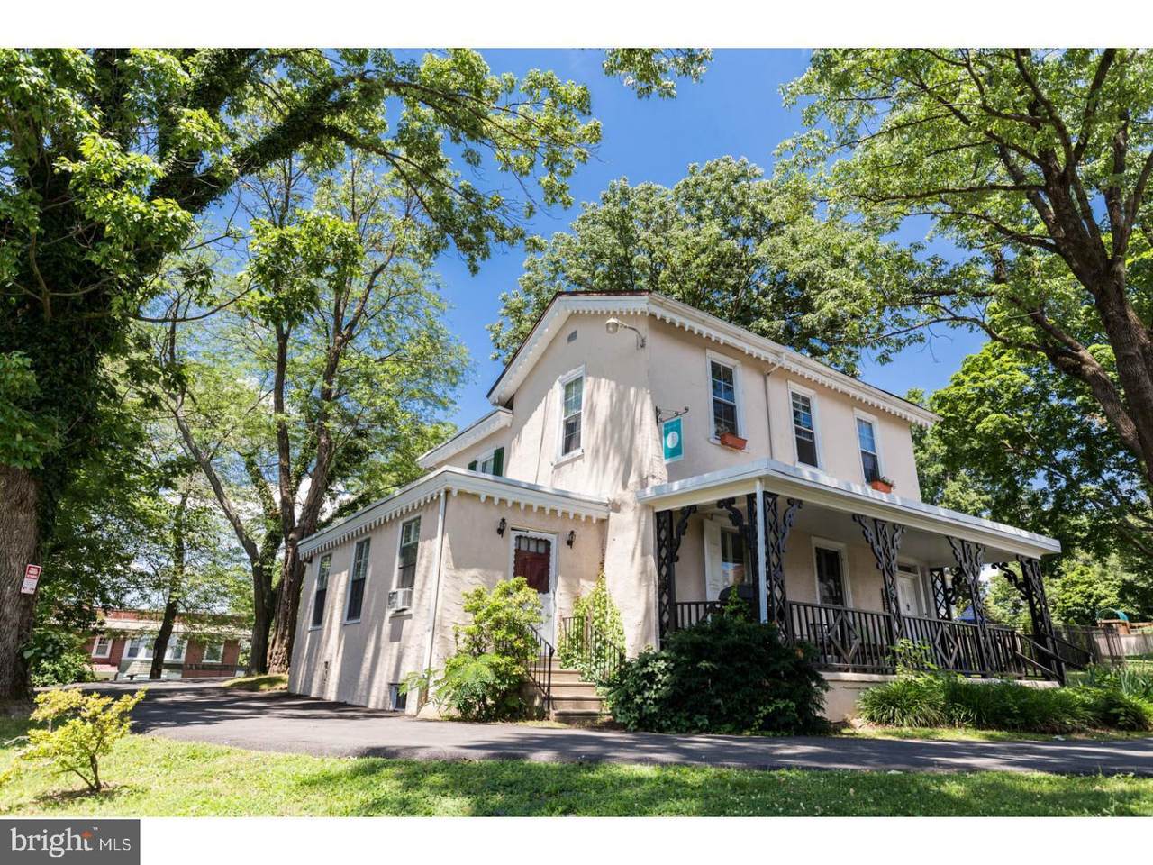 350 Green Lane - Photo 1