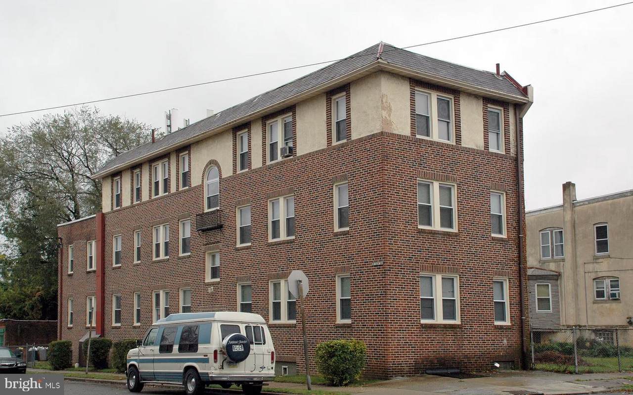 222 Chew Avenue - Photo 1