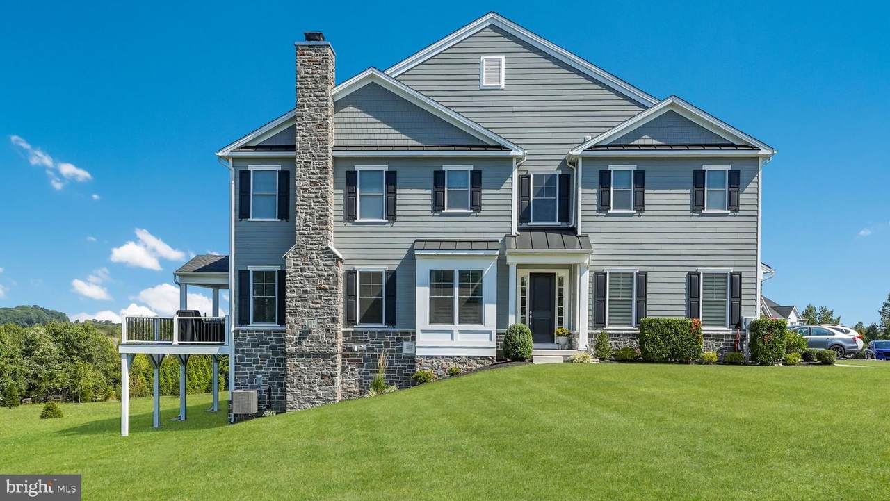 1 Elizabeth Lane - Photo 1