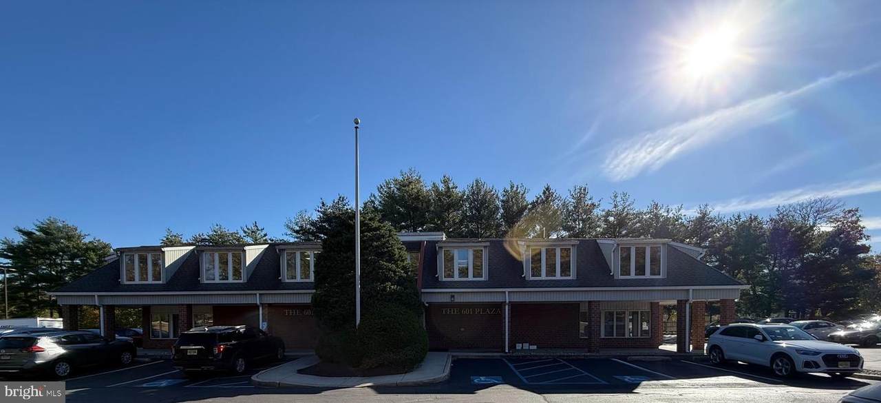 1050 Mantua Pike - Photo 1