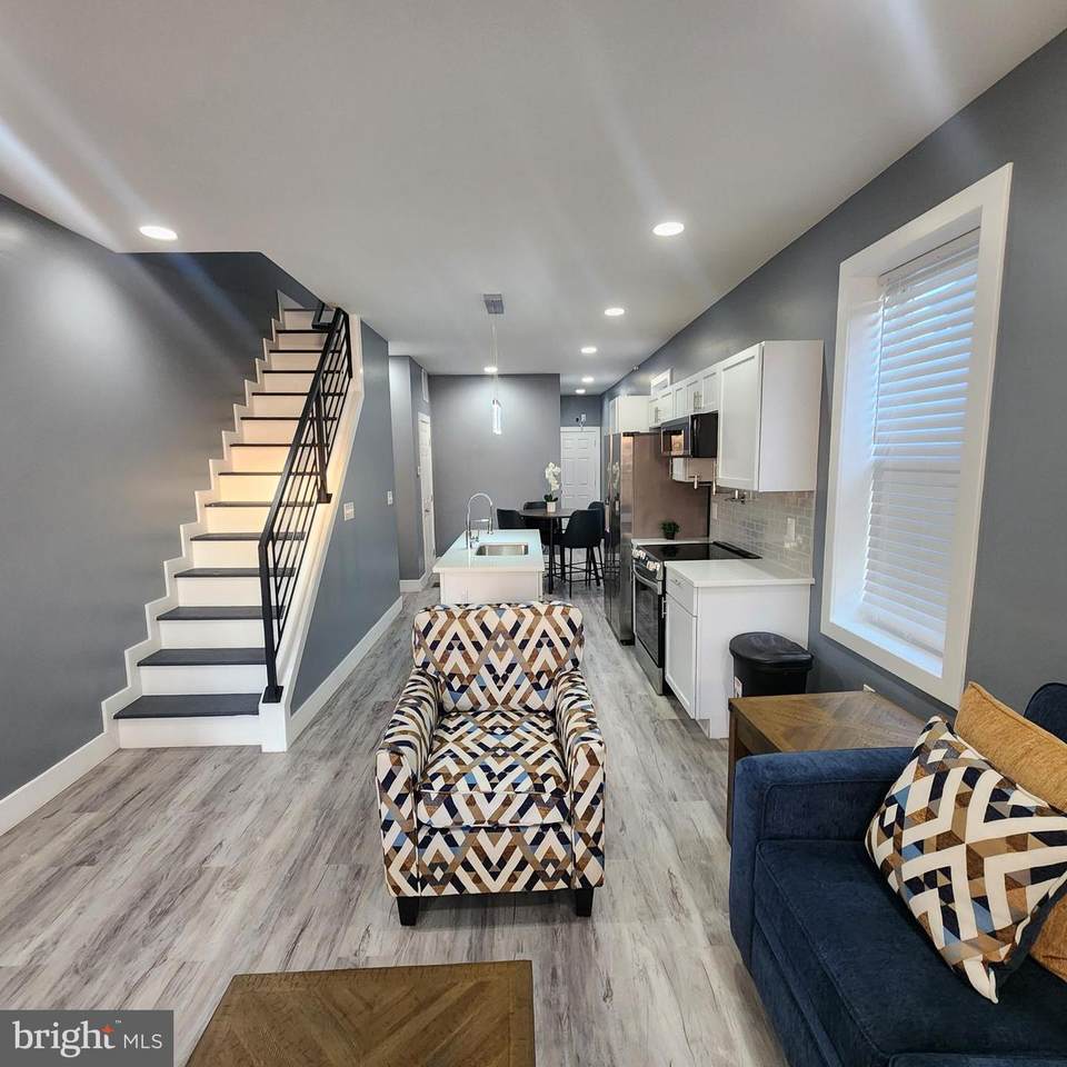 2751 Fenwick Avenue - Photo 1