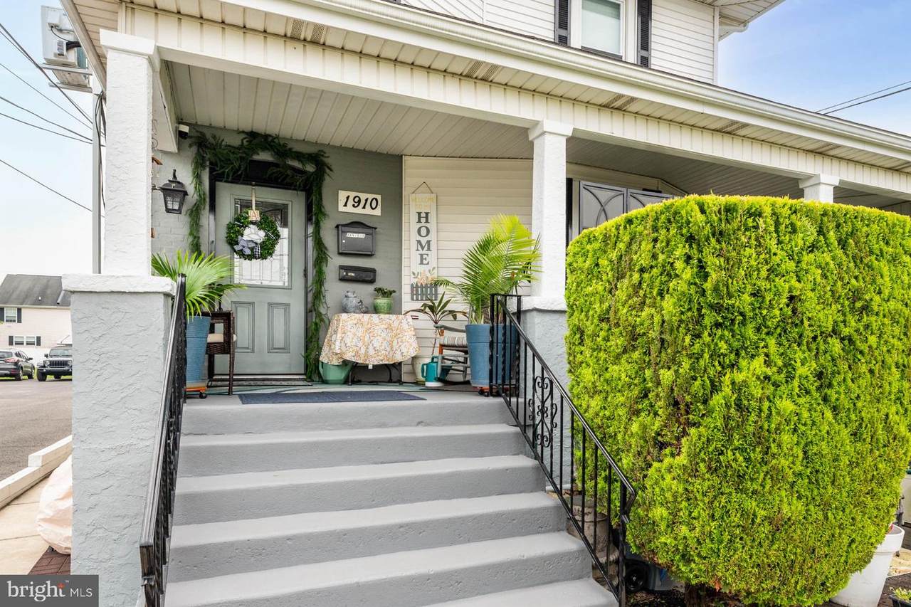 1910 Parker Avenue - Photo 1