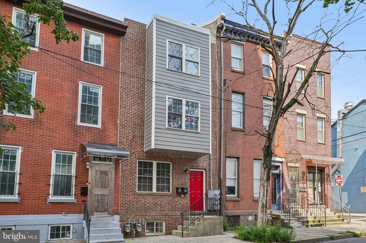 552 11TH Street - Photo 1