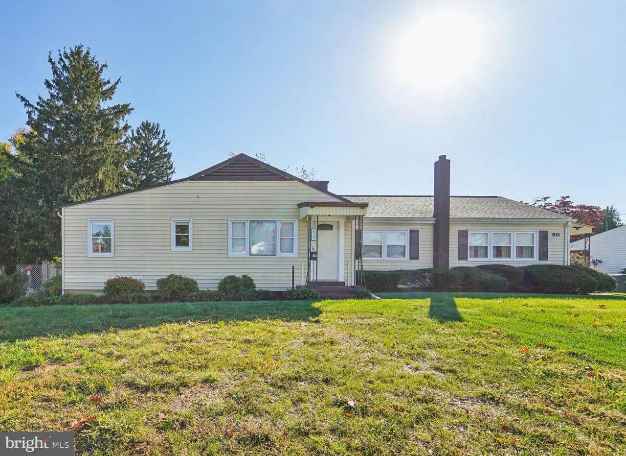 814 Montclaire Avenue - Photo 1