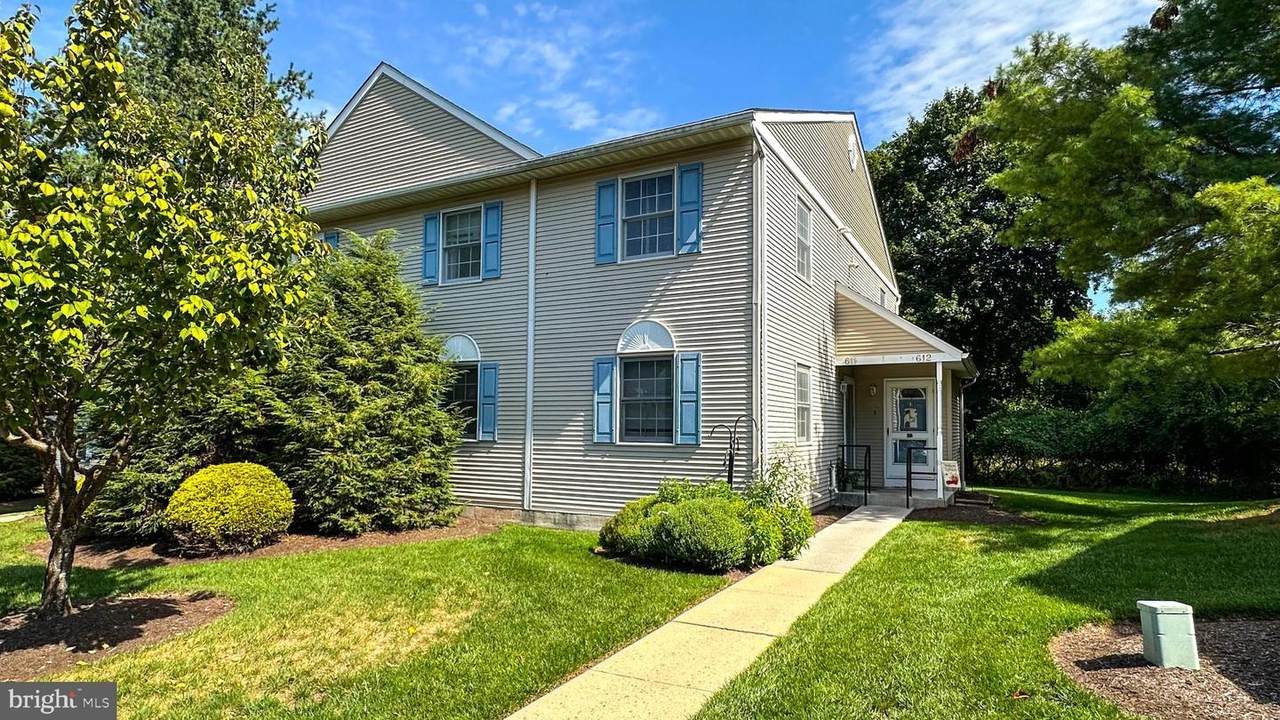 611 Maplewood Avenue - Photo 1