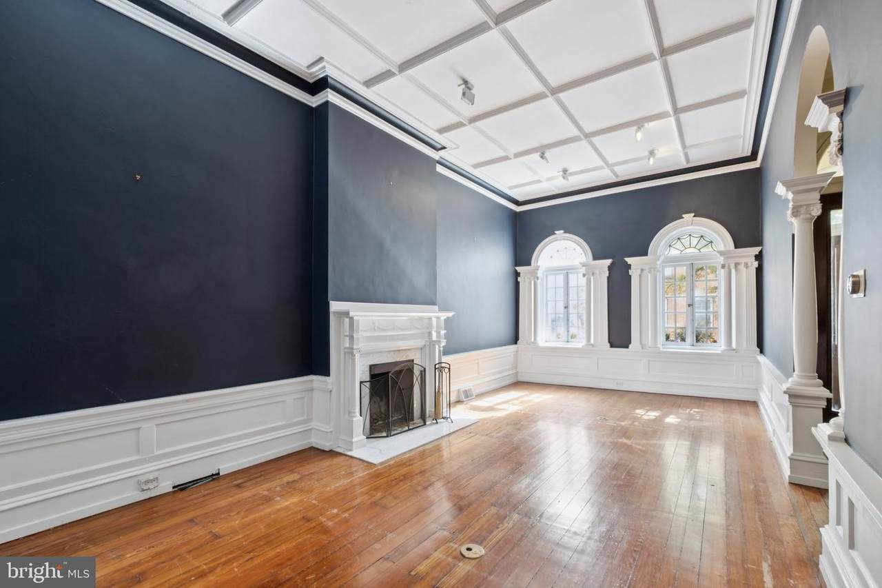 2221 Locust Street - Photo 1