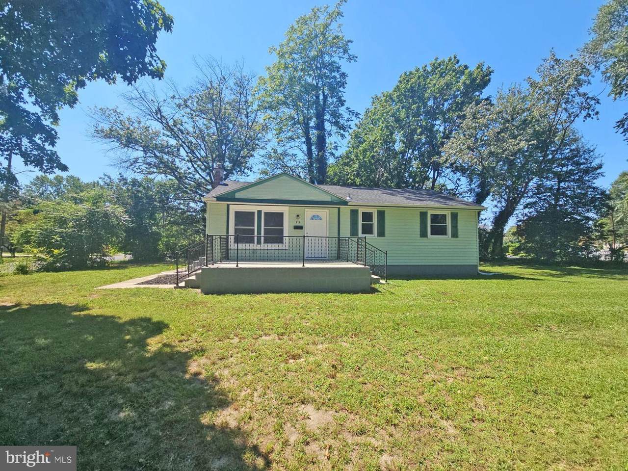 515 Edward Lane - Photo 1