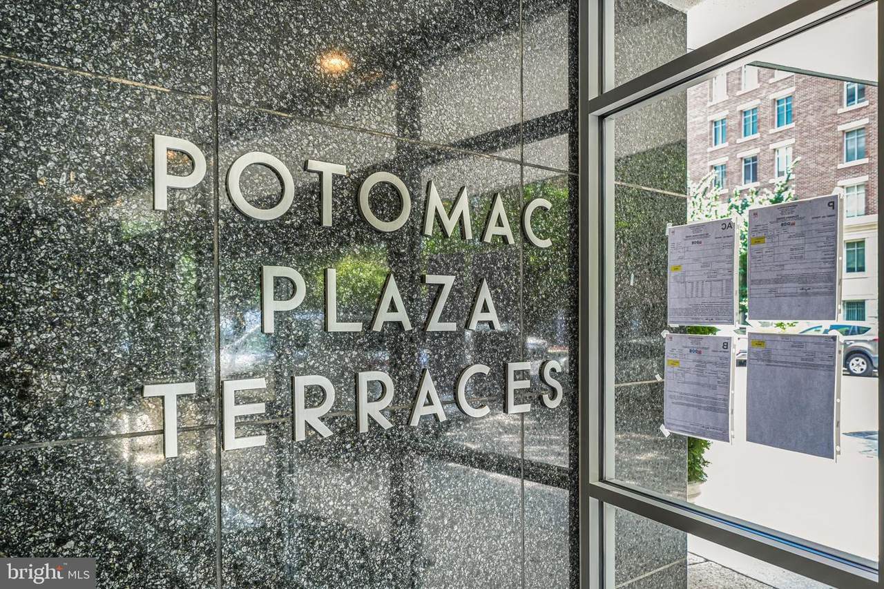 730 24TH Street - Photo 1