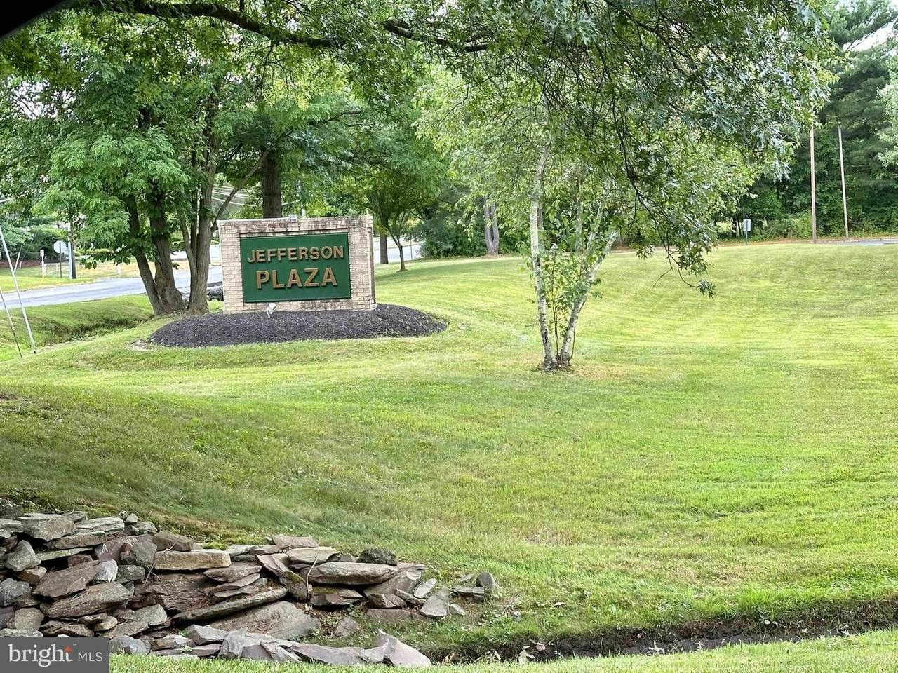 32 Jefferson Plaza - Photo 1