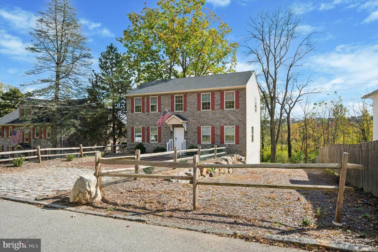 605 Tabak Avenue - Photo 1