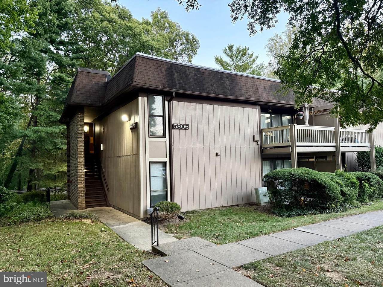 5806 Royal Ridge Drive - Photo 1