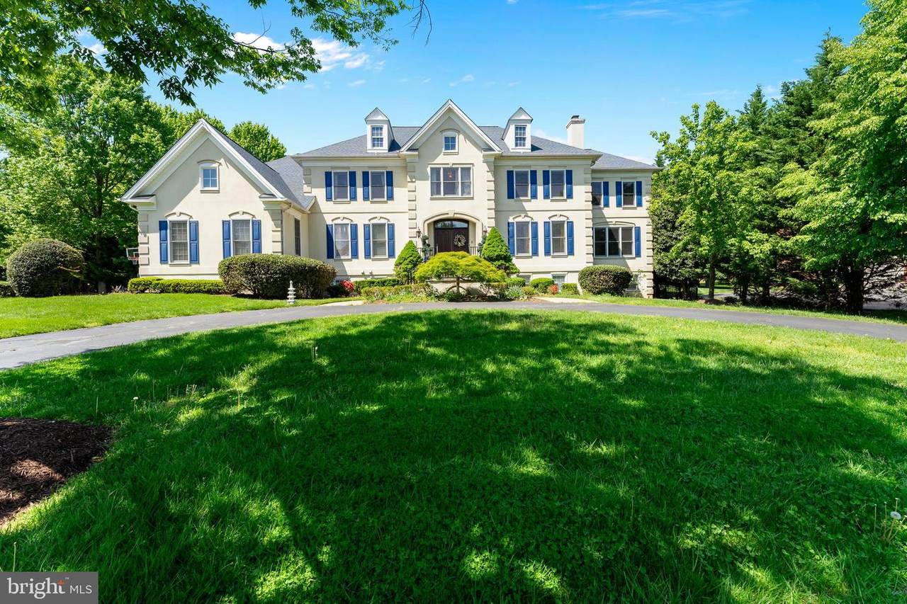 1445 Mayhurst Boulevard - Photo 1