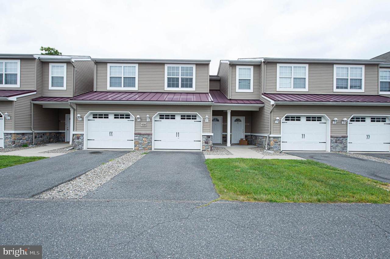 438 Parkview Court - Photo 1