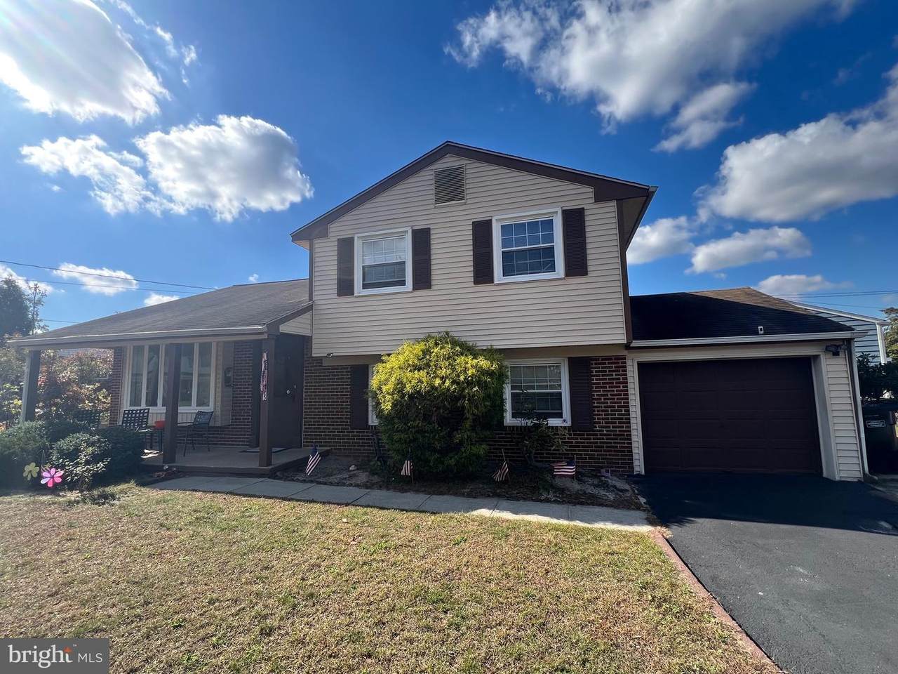 825 Lexington Avenue - Photo 1