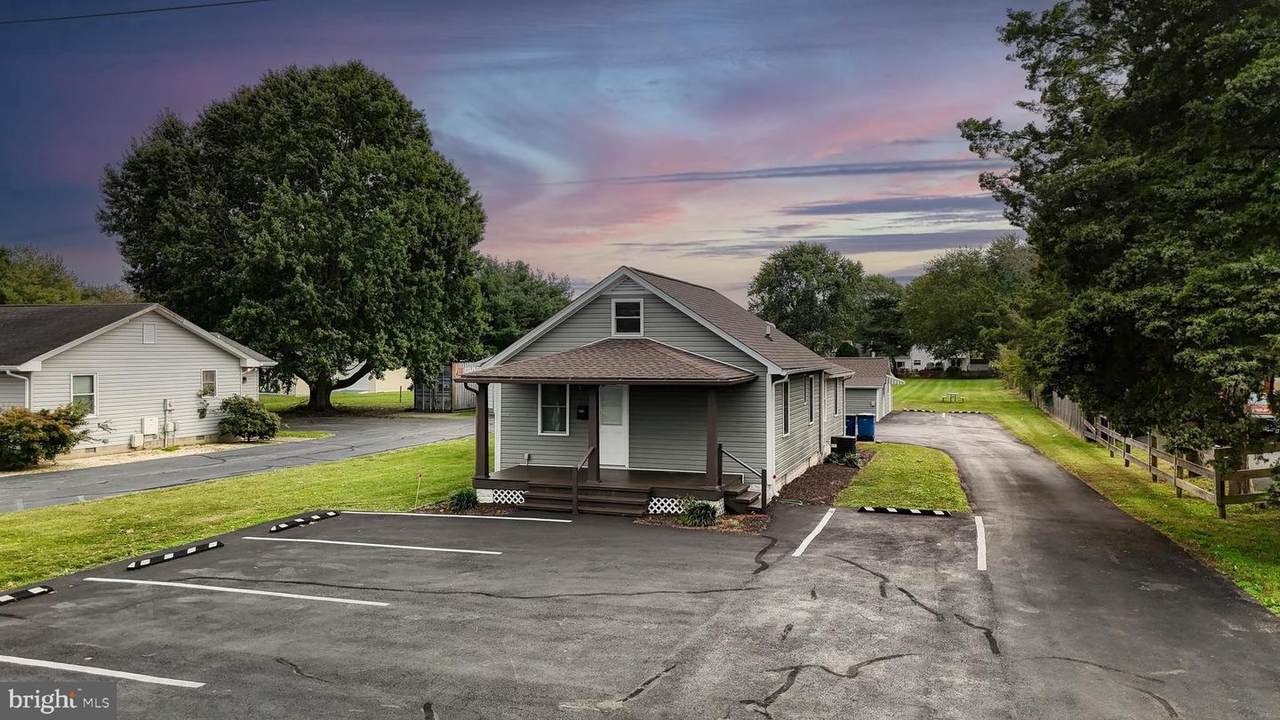 1252 Forrest Avenue - Photo 1