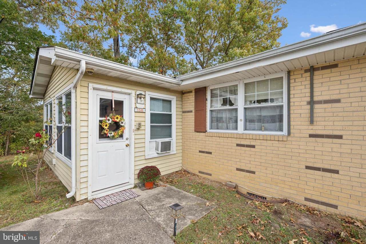 156 Elmtowne Boulevard - Photo 1