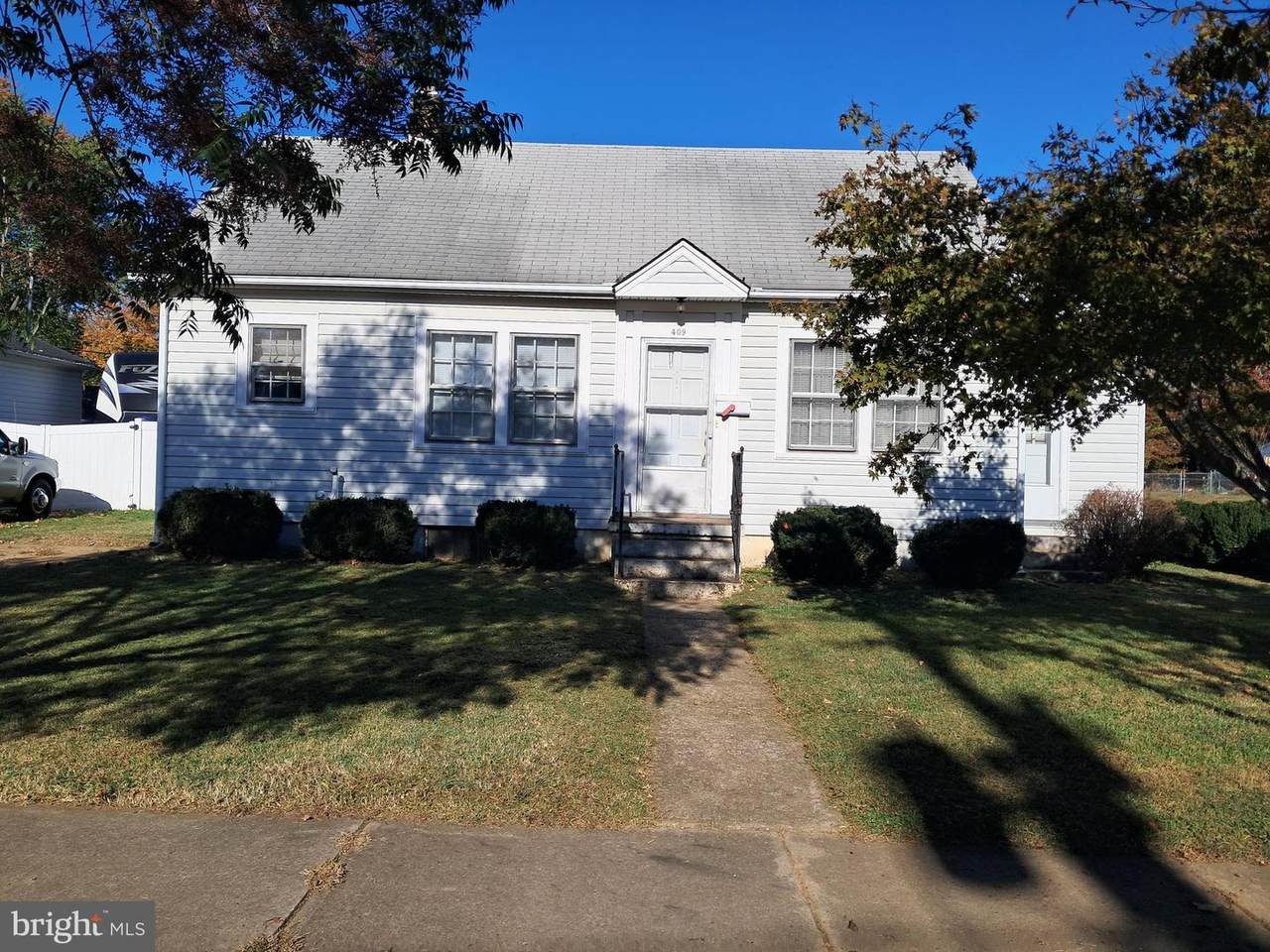 409 Wallace - Photo 1