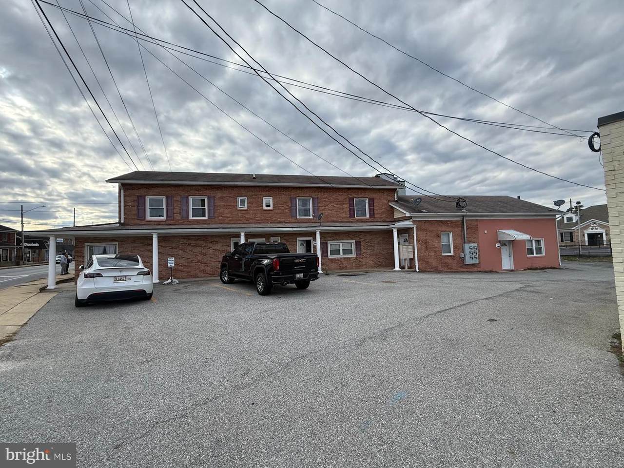 602 Charles Street - Photo 1