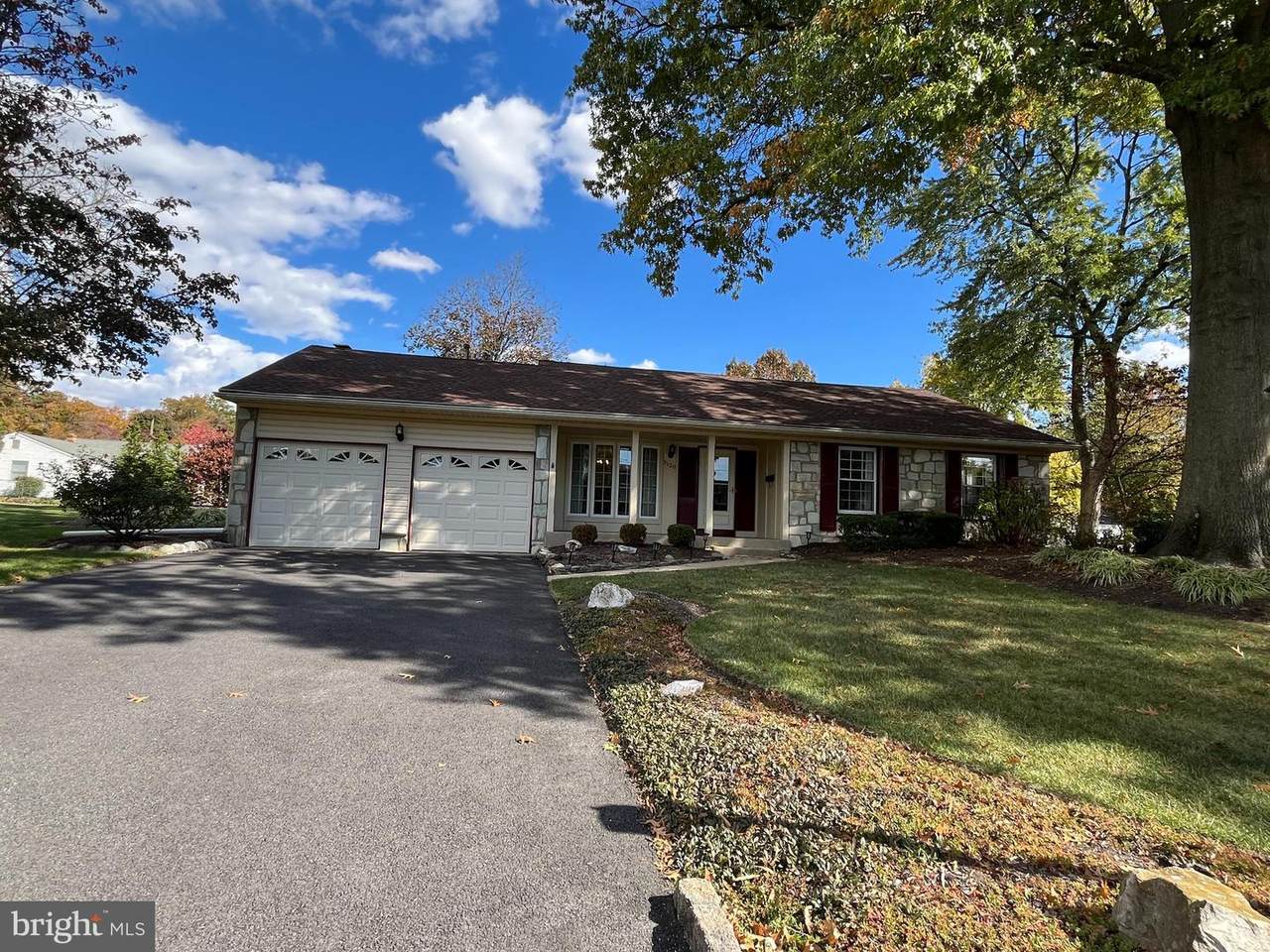 3120 Waterford Court - Photo 1