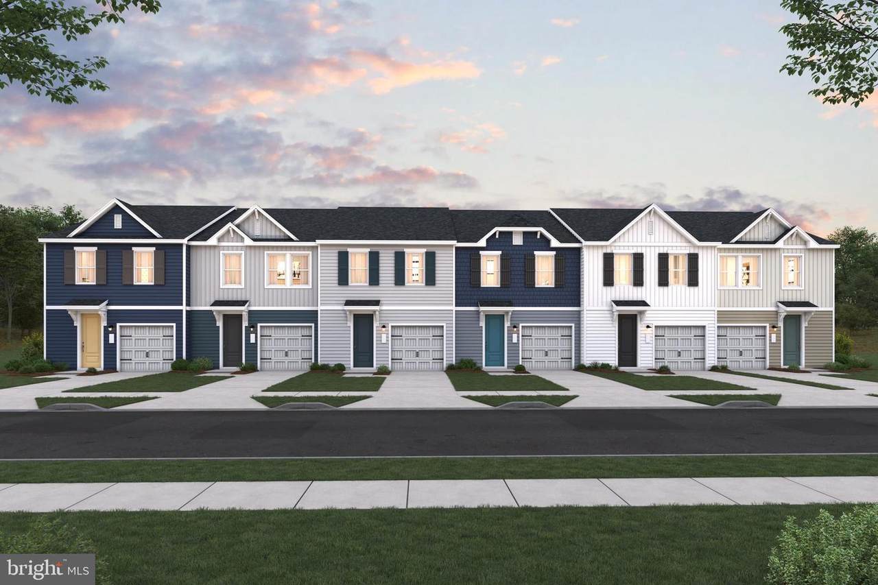 221 Clement Loop - Photo 1