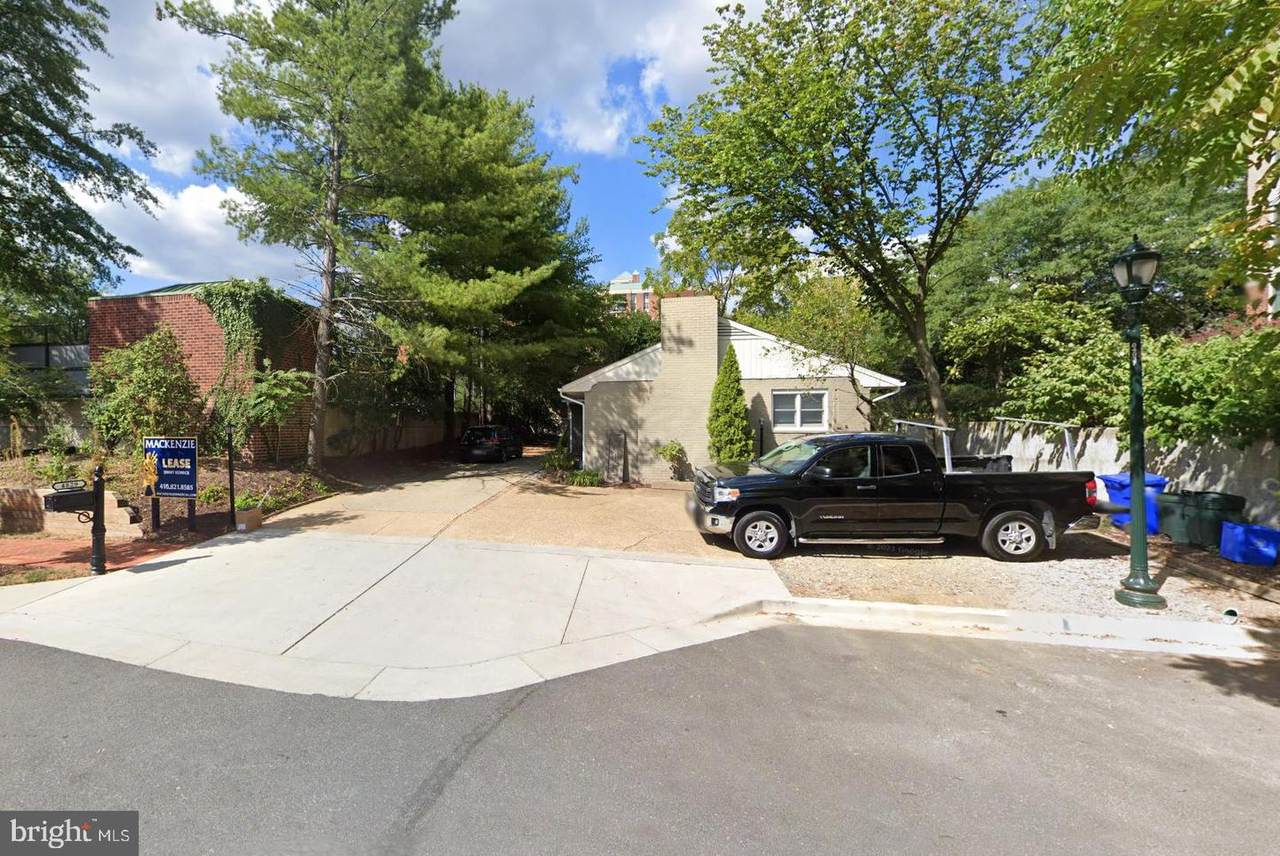 4829 West Lane - Photo 1