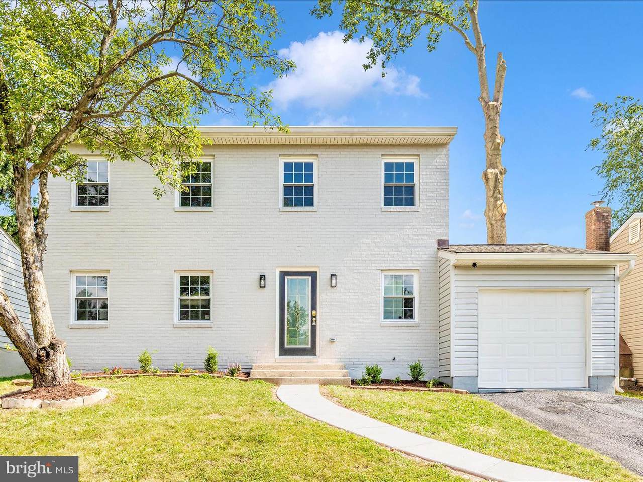 1305 Peachtree Court - Photo 1