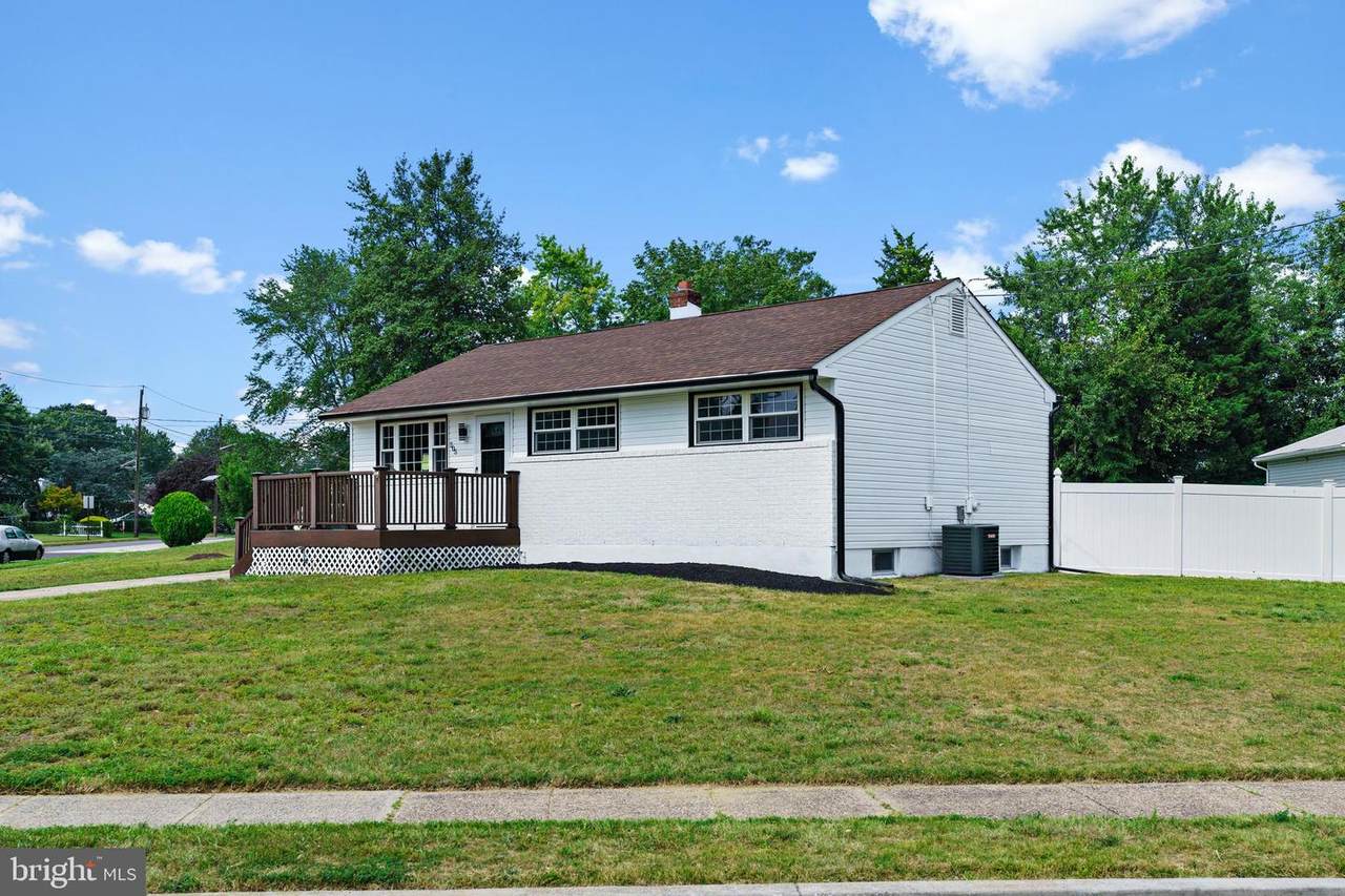 205 Garden Boulevard - Photo 1