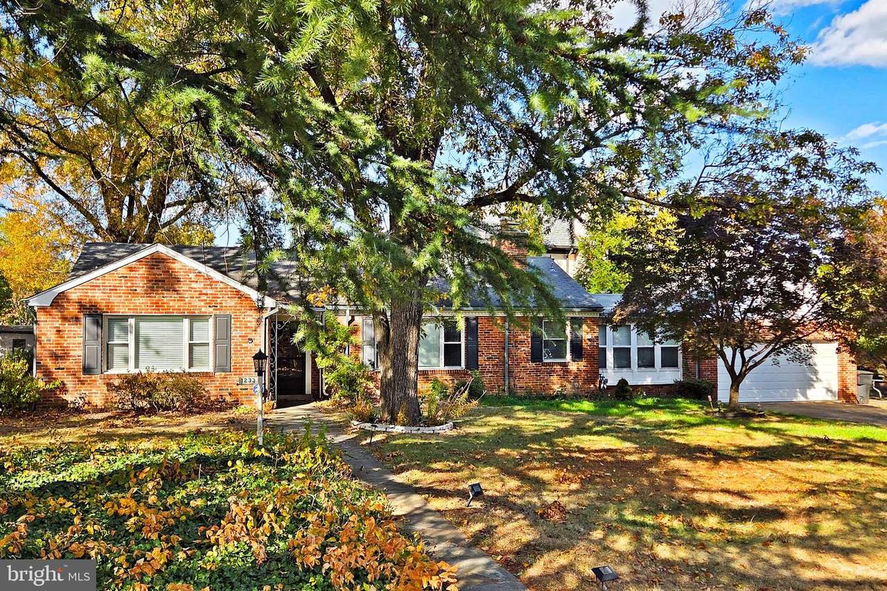 1233 23RD Street - Photo 1