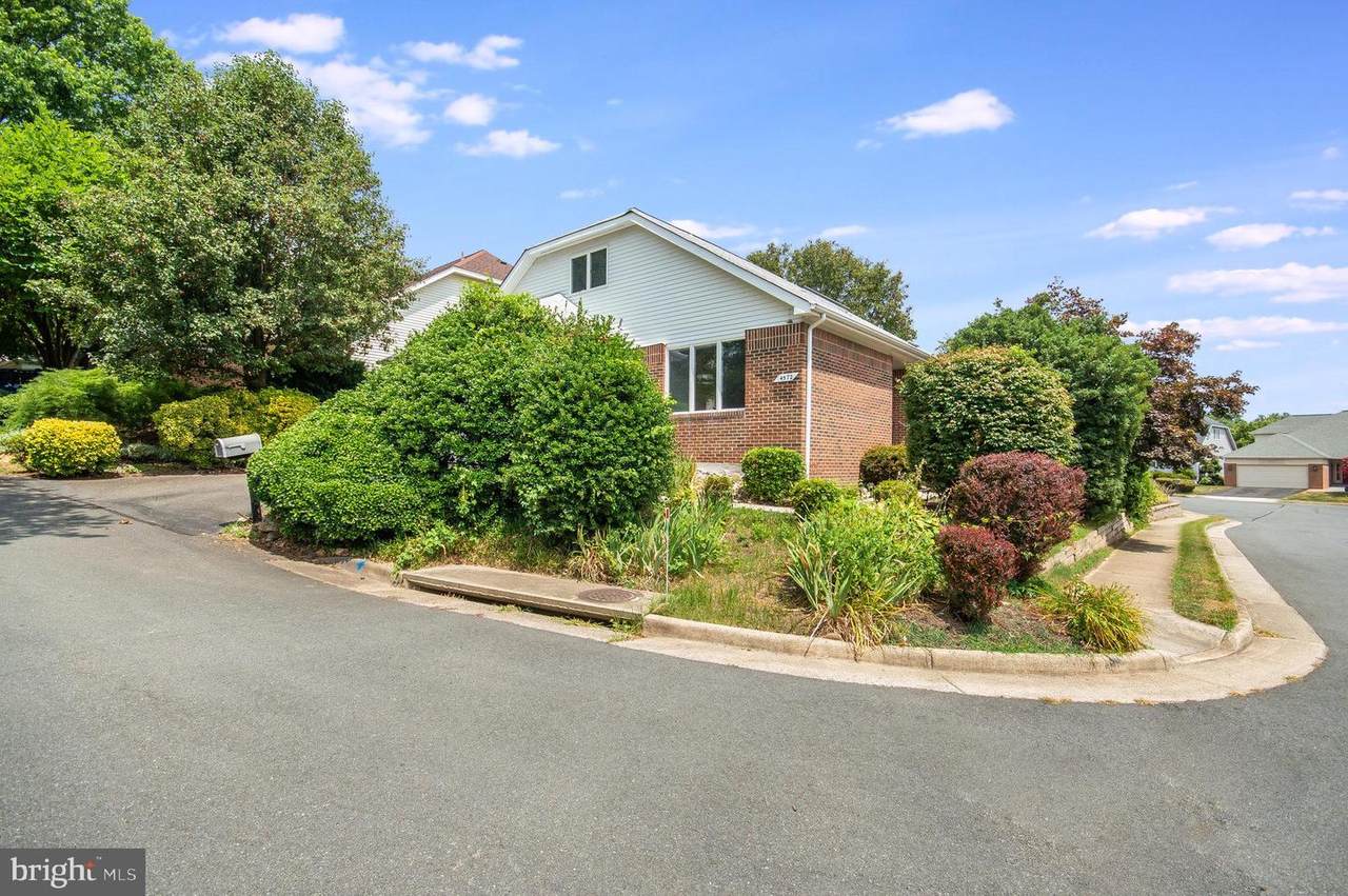 4572 Shetland Green Road - Photo 1