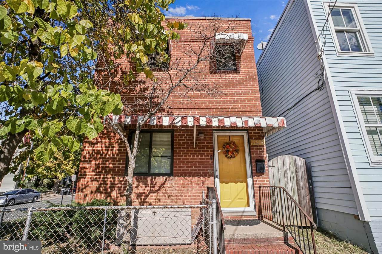 1227 Queen Street - Photo 1