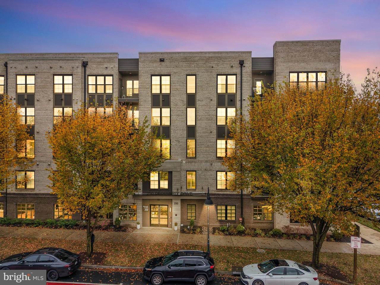 250 Decoverly Drive - Photo 1