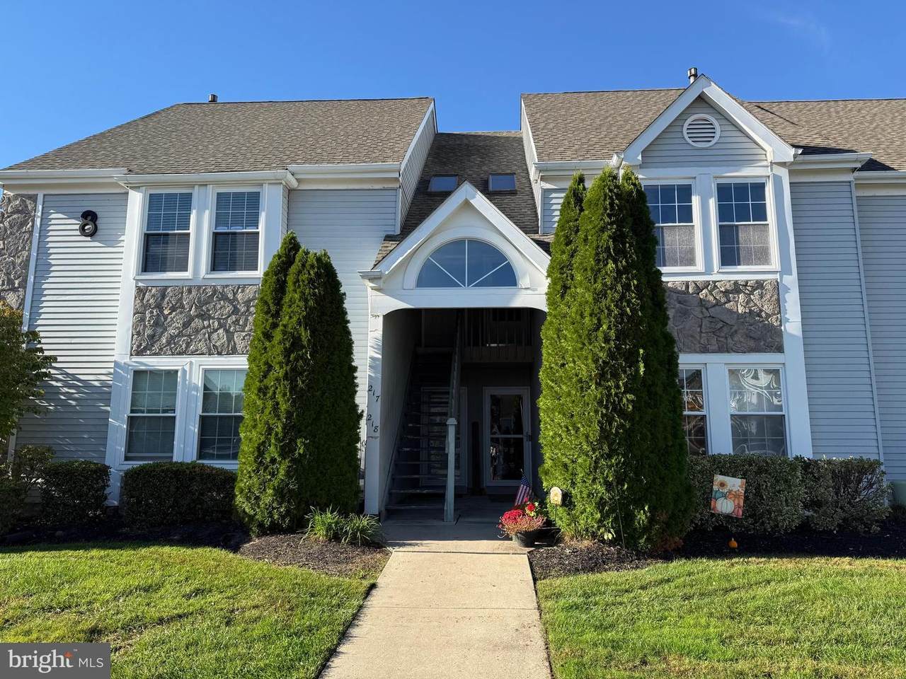 219 Loring Court - Photo 1