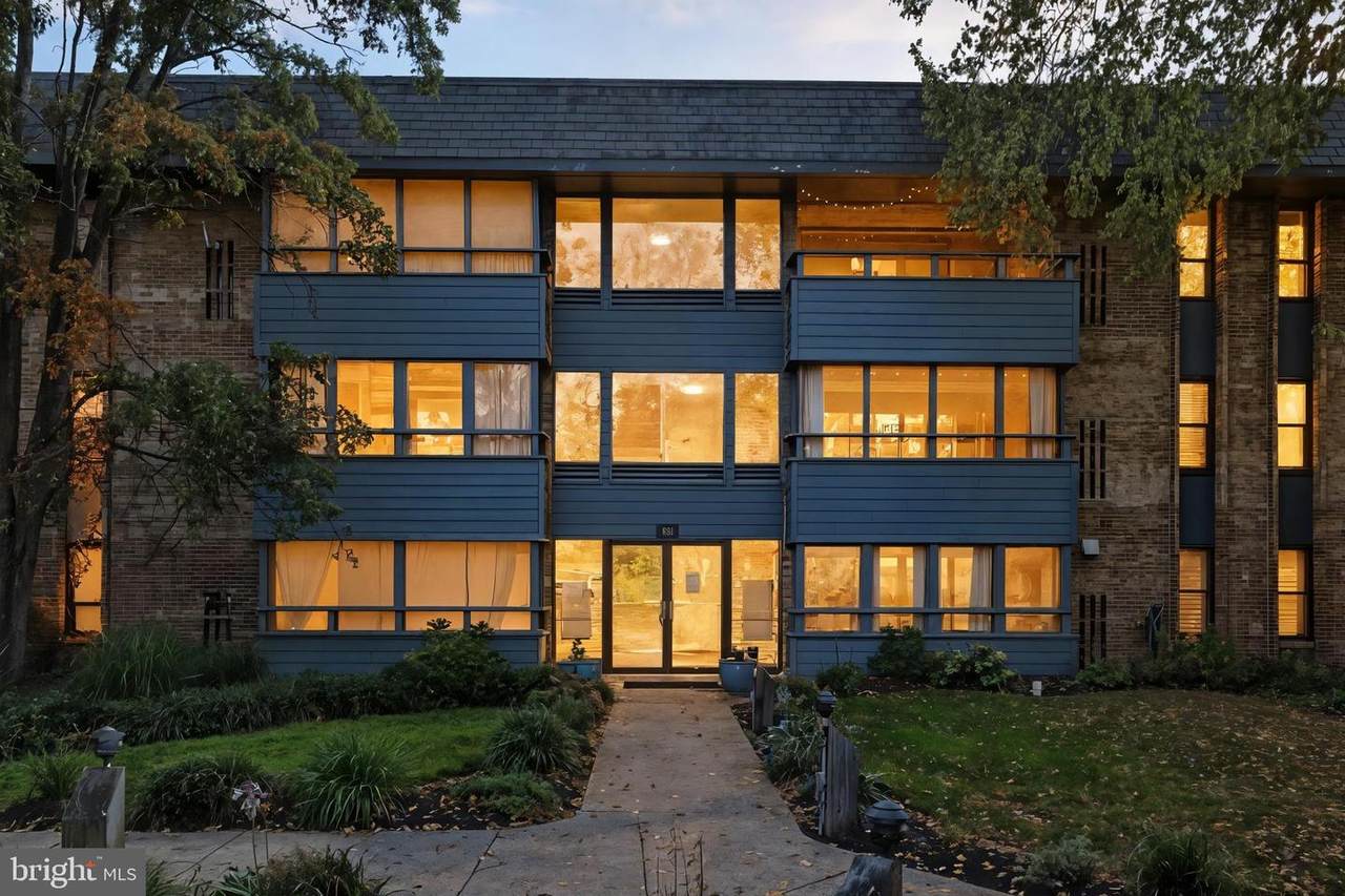 302 Forbes Street - Photo 1